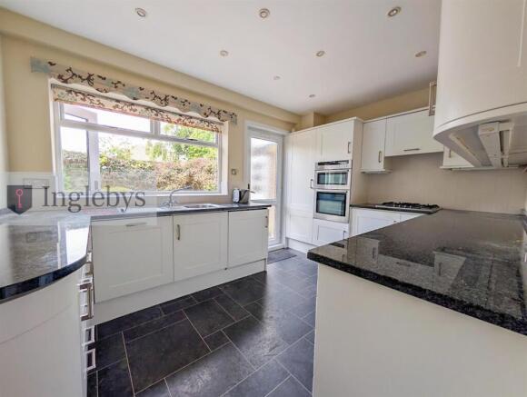 3 bed House for sale Image 9