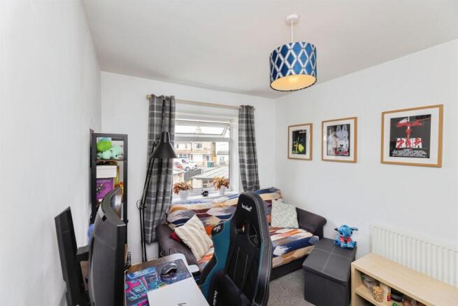3 bed Terraced for sale Image 9