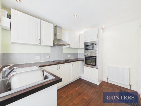 2 bed Semi-Detached Bungalow for sale Image 6