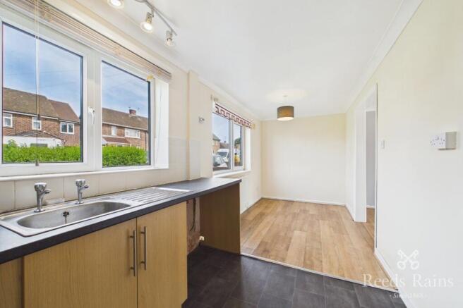 2 bed Semi-Detached for sale Image 7