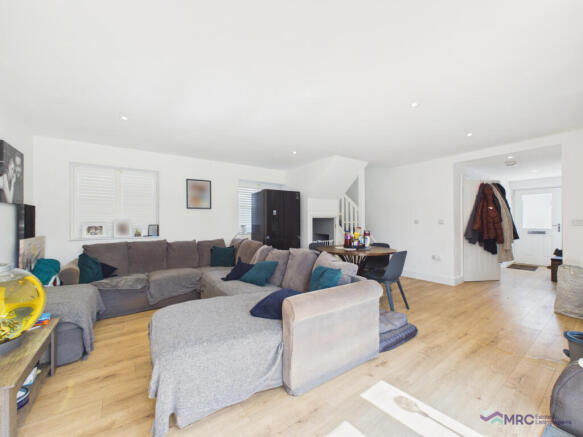 4 bed Detached for sale Image 4