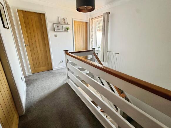 3 bed Detached for sale Image 8