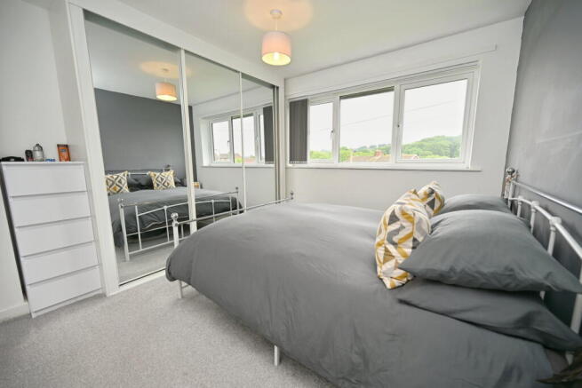3 bed Semi-Detached for sale Image 9