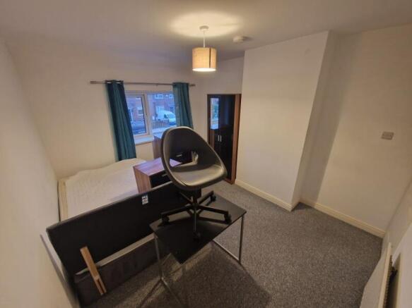 6 bed End of Terrace to rent Image 8