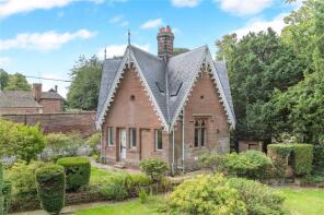 Corner Lodge, Forest Road, Utkinton, Tarporley CW6 0JB