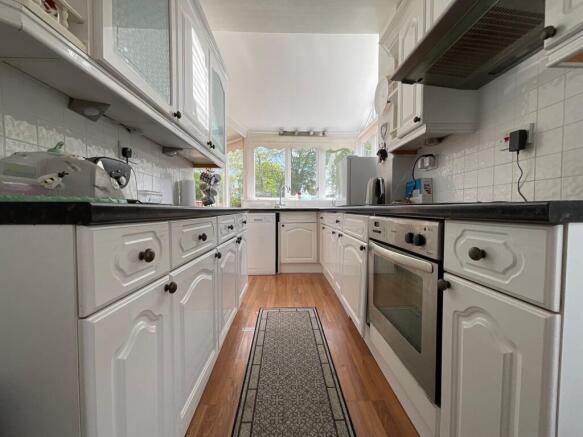 3 bed Semi-Detached for sale Image 7