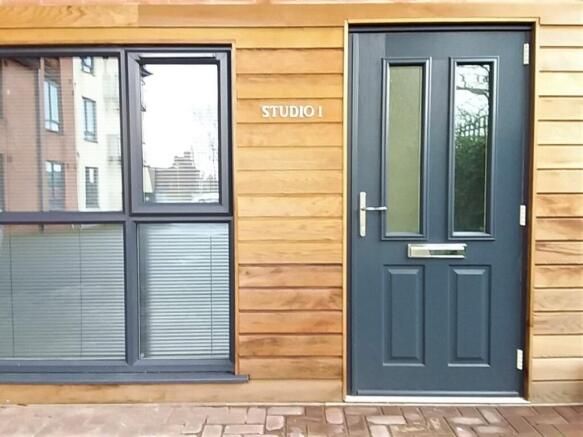 1 Bed Studio Flat