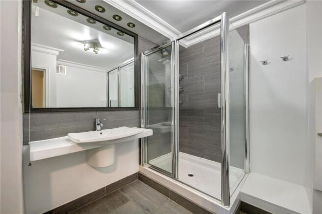En Suite Shower Rm