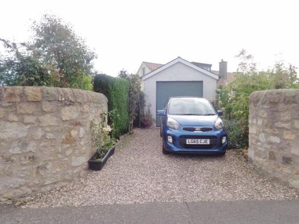 DRIVE/GARAGE