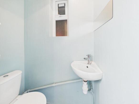 4 bed Detached to rent Image 10