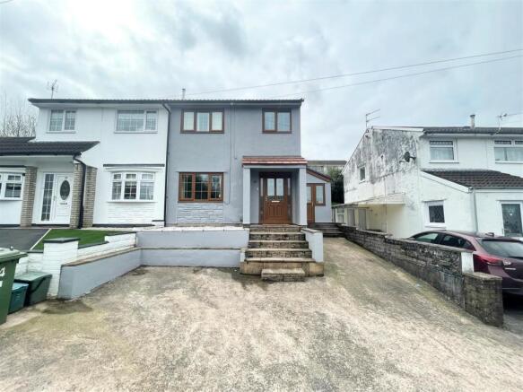 14 Brookside Close2.jpg