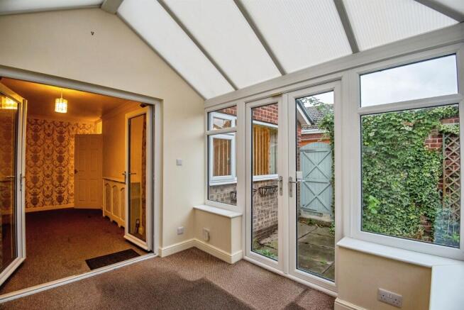 2 bed Detached Bungalow for sale Image 8