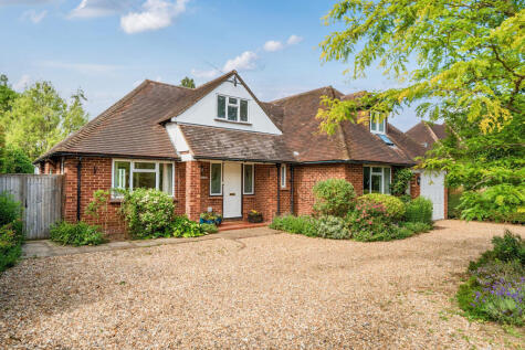 Heathway, East Horsley, KT24