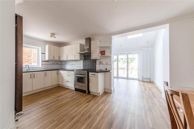 King Georges Drive, New Haw, Addlestone, Surrey, KT15 photo 4