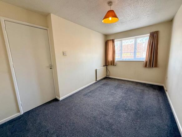 Osprey Close, Covingham, Swindon photo 4