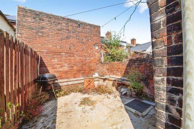 4 bed Terraced for sale Image 12