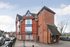2, The Hoskins, Station Road West, Oxted RH8 9EB