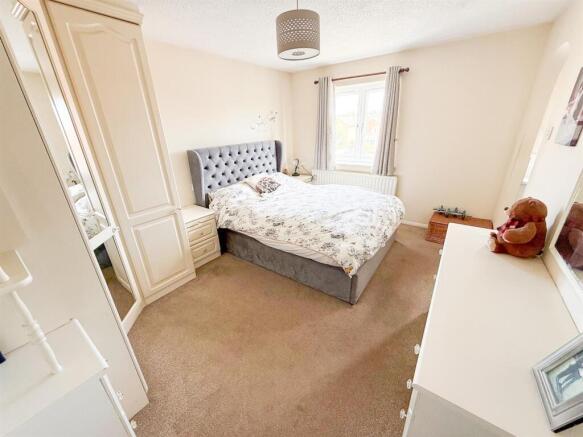 4 bed Detached for sale Image 12