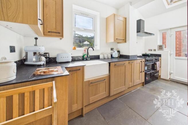 3 bed Semi-Detached for sale Image 6
