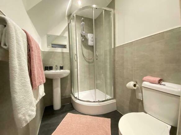 1 bed Apartment to rent Image 5