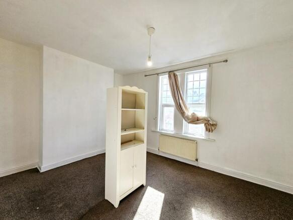 4 bed Terraced for sale Image 8