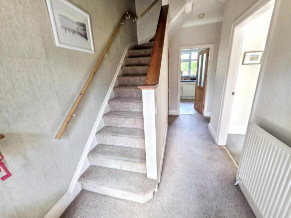 4 bed Semi-Detached for sale Image 4