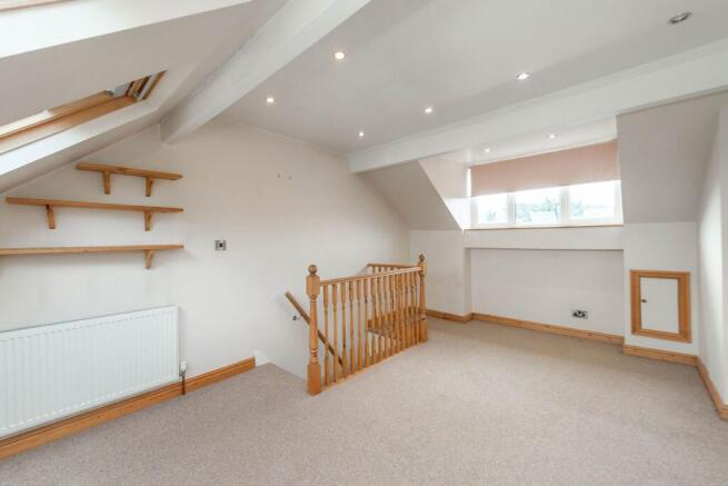 4 bed Terraced for sale Image 9