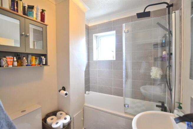Bathroom.JPG