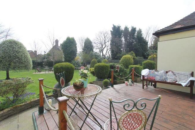 Deck & Garden