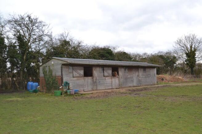 4 Stables