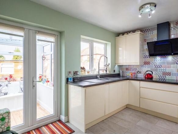 KITCHEN 1.jpg