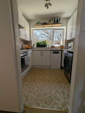 3 bed Semi-Detached for sale Image 11