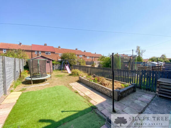 3 bed Terraced for sale Image 11