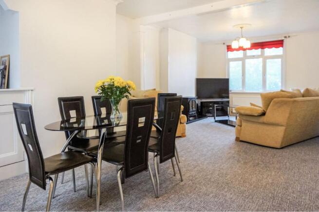 Lounge/Dining Room