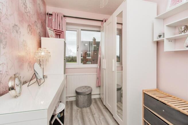 3 bed Terraced for sale Image 9