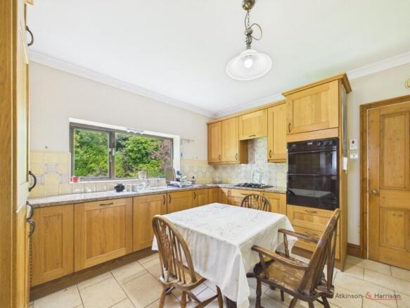 Kitchen/Dining Area