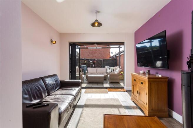 4 bed Link Detached House for sale Image 8