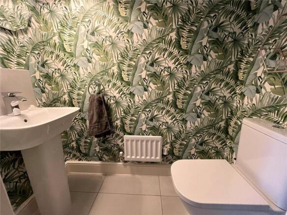 4 bed Semi-Detached for sale Image 8