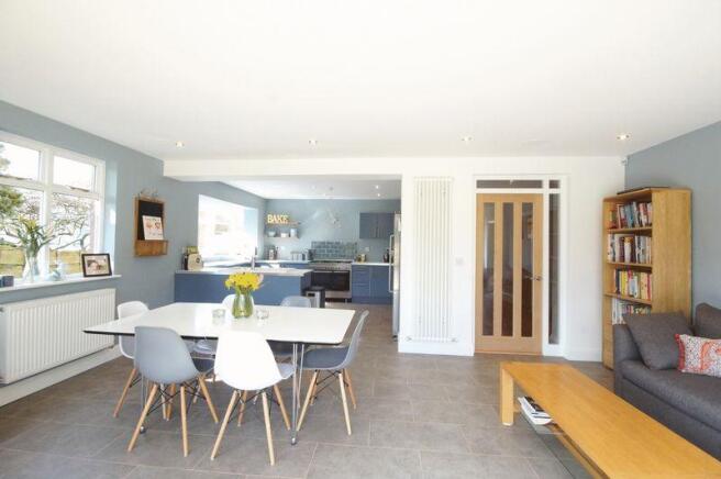 Kitchen/Dining...