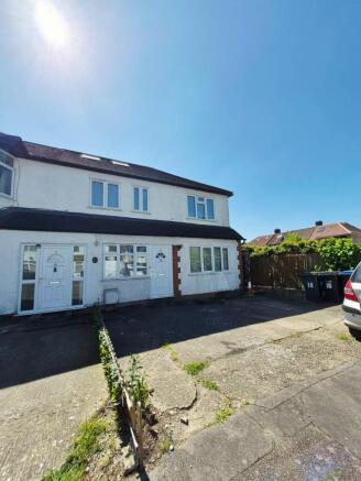 A well-presented and spacious four bedroom end of
