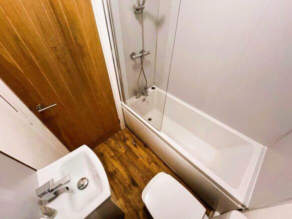 bathroom a.jpg