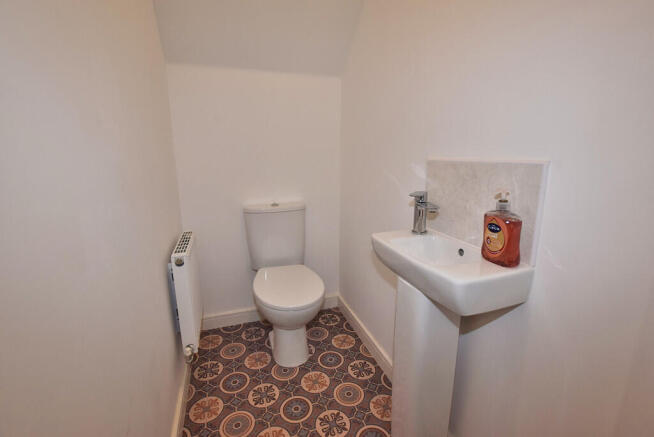 2 bed Semi-Detached for sale Image 8