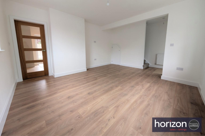 3 bed Semi-Detached for sale Image 4