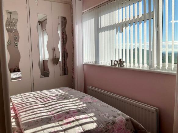 bed 1 pic1.jpg