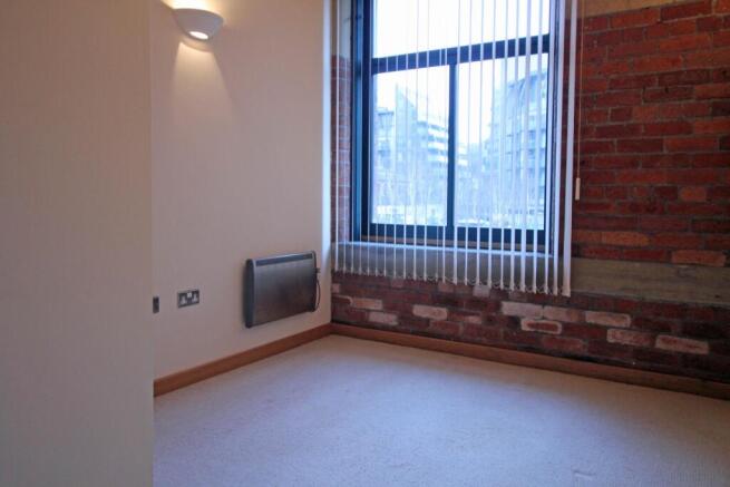 2 bed Flat to rent Image 4