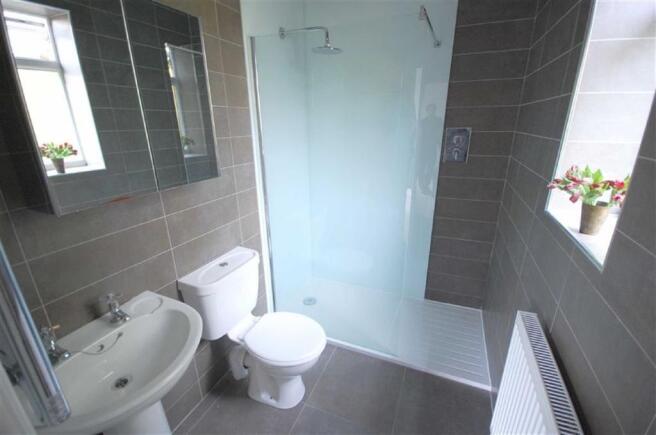EN SUITE BATHROOM