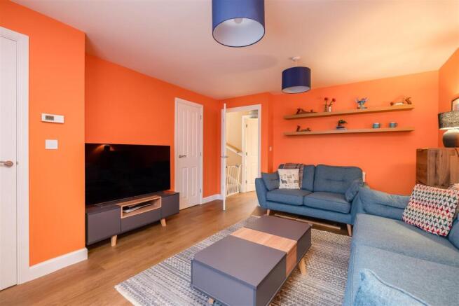 3 bed Semi-Detached for sale Image 8