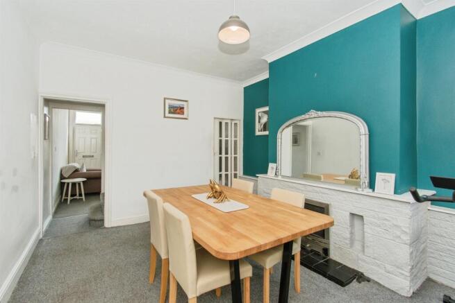 2 bed Terraced for sale Image 8