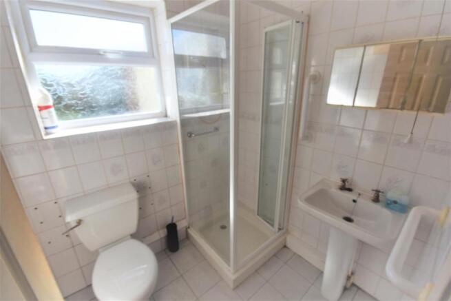 75 St Michael's Drive Shwr.JPG