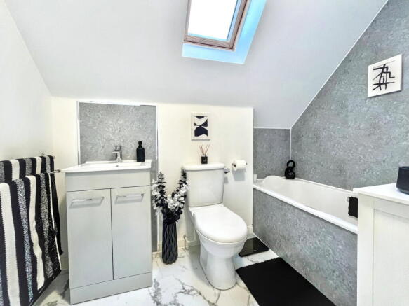 2 bed Apartment for sale Image 8